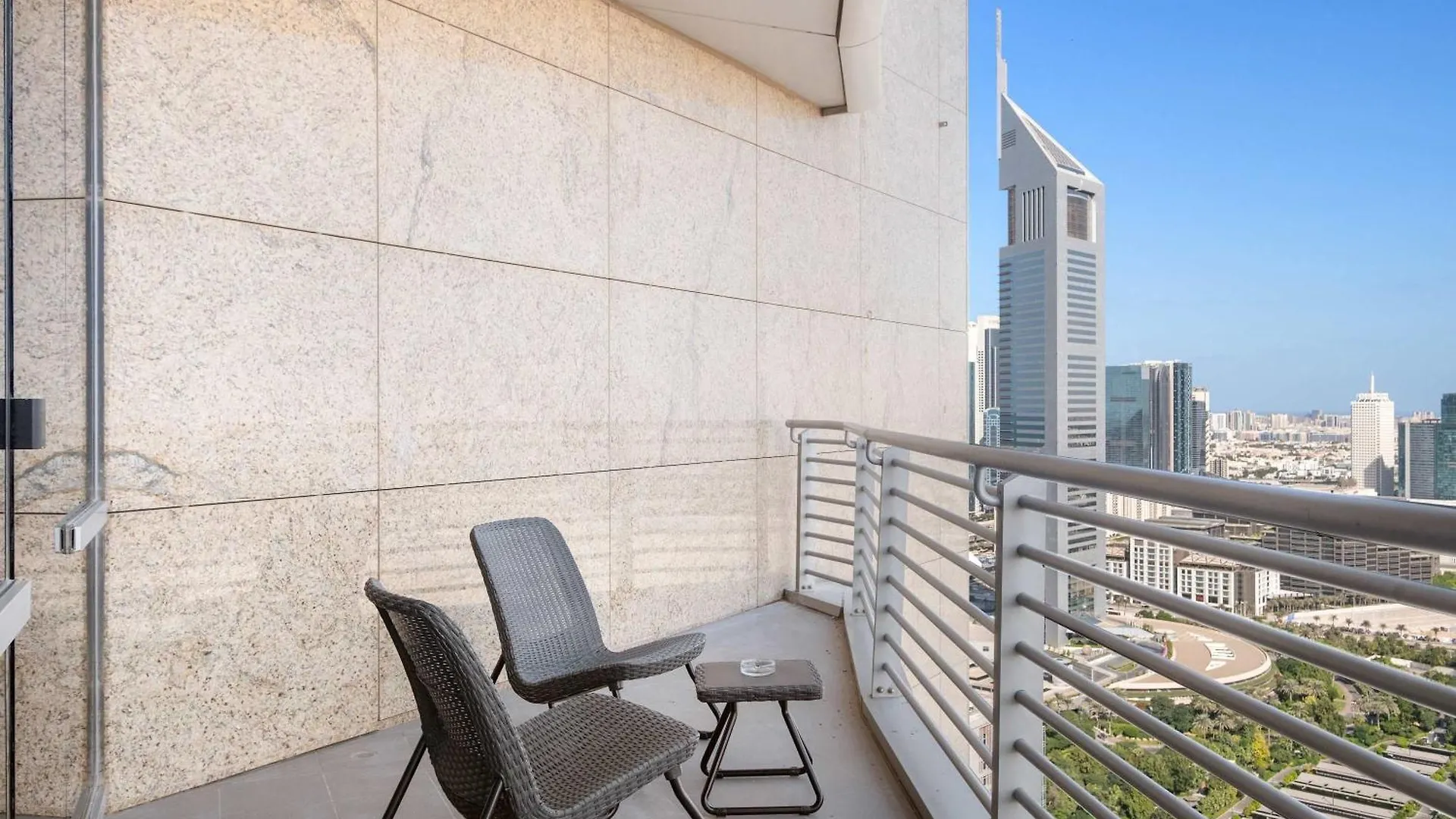 Silkhaus Gallery Studio At Sky Gardens In Heart Of Difc Dubai