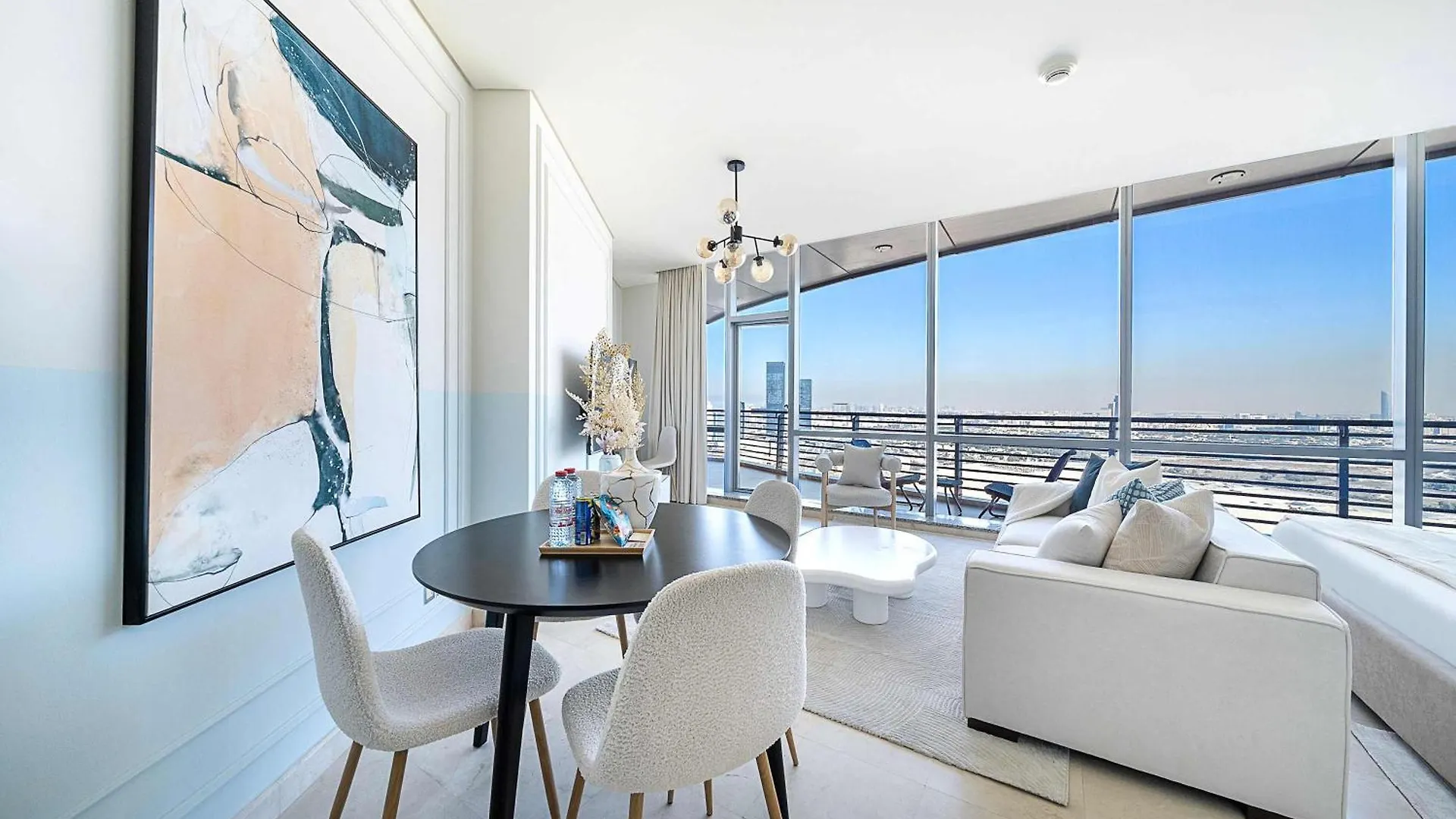 Silkhaus Gallery Studio At Sky Gardens In Heart Of Difc Dubai Apartment